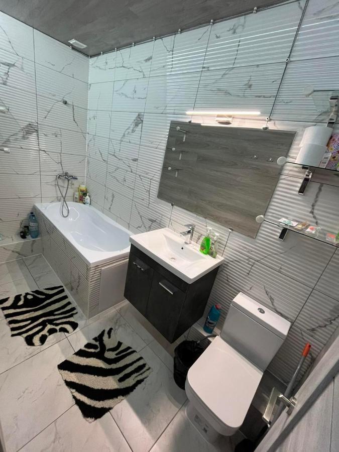 Aparthotel City Center キシナウ エクステリア 写真