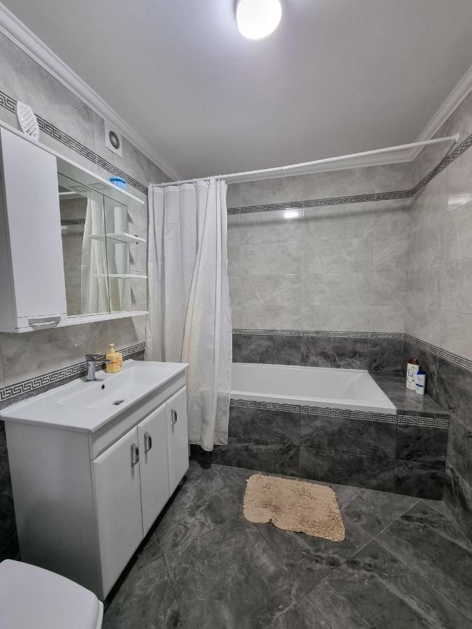 Aparthotel City Center キシナウ エクステリア 写真